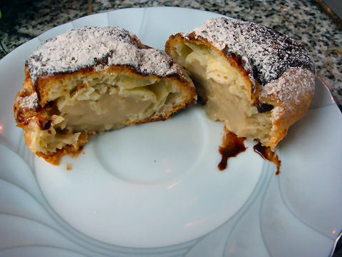 Finished cappuccino cream puffs