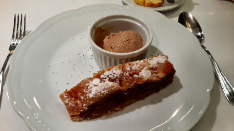 La Pecora Nera - apple strudel