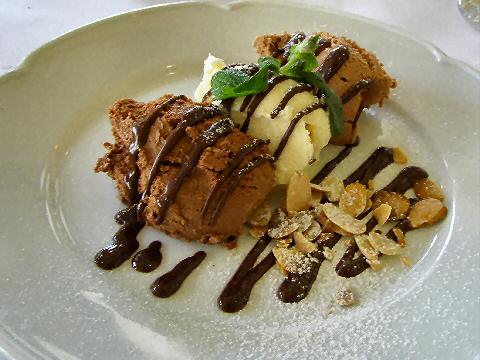 Petanque - trio of chocolate mousses