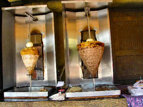 Puerta de Damasco - shawarma carving station