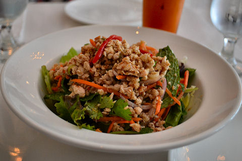 Qi - larb gai