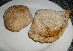 La Reina Kunti - kachori and samosa