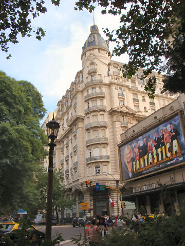 Entering Plaza de los Dos Congresos