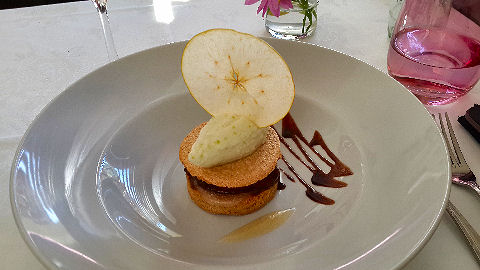 Roux - apple dessert