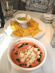 Sante Bar - gazpacho & nachos