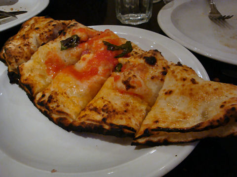 Siamo nel Forno - calzone rosso e bianco