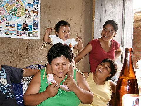 Sisters Violeta and Maria, and two nieces