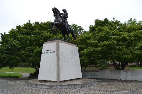 Jose de San Martin statue